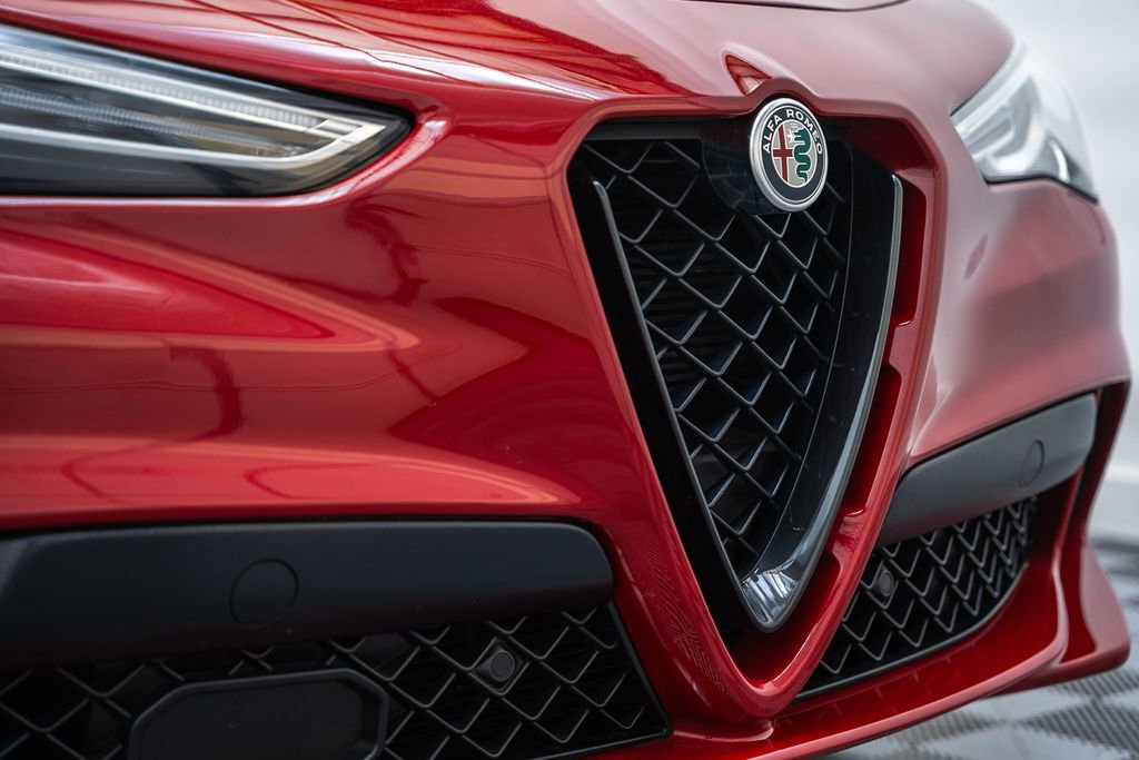 Used 2023 Alfa Romeo Stelvio Quadrifoglio w/ Active Assist Plus Package AWD/4WD image 14