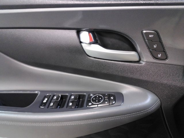 Used 2023 Hyundai Santa Fe Limited image 15