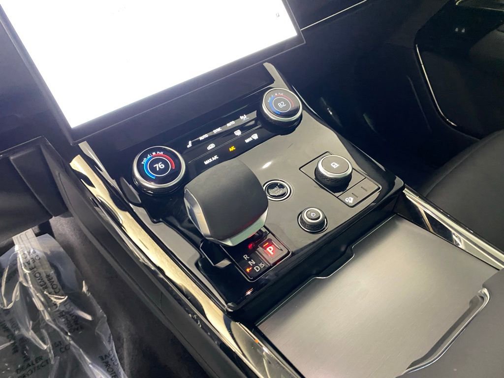 Used 2023 Land Rover Range Rover Sport SE AWD/4WD image 18