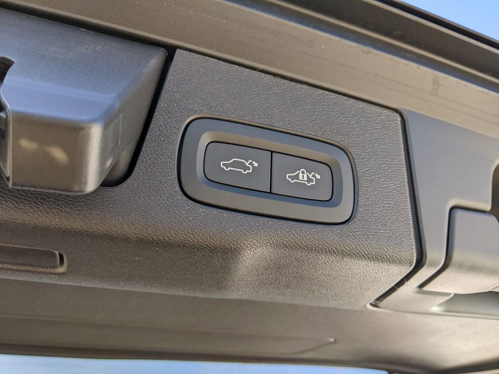 Certified 2026 Volvo XC60 B5 Core image 29