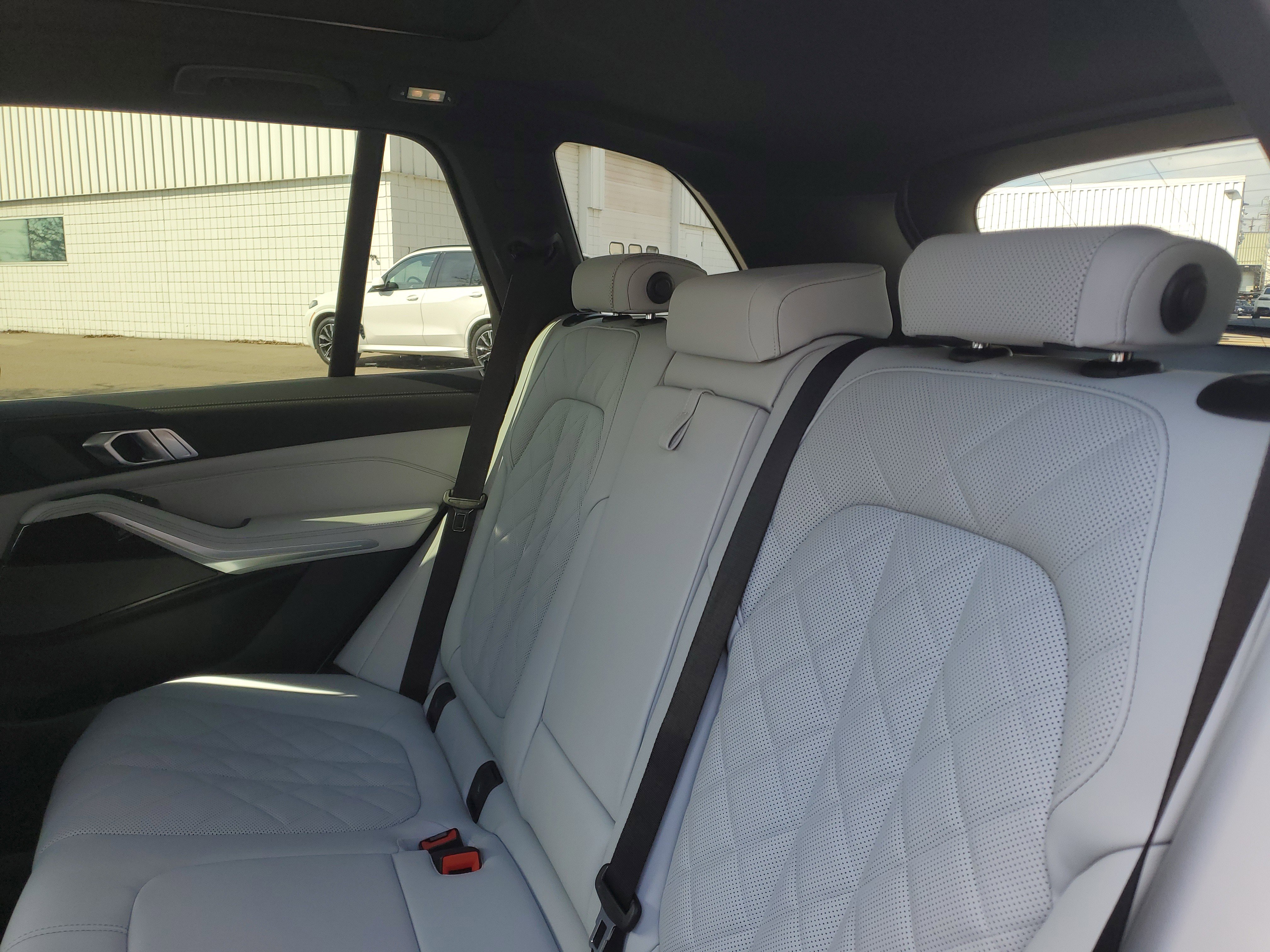 New 2026 BMW X5 xDrive40i w/ Climate Comfort Package AWD/4WD image 24