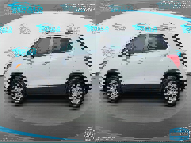 Used 2019 Chevrolet Trax LT w/ LT Convenience Package AWD/4WD image 3