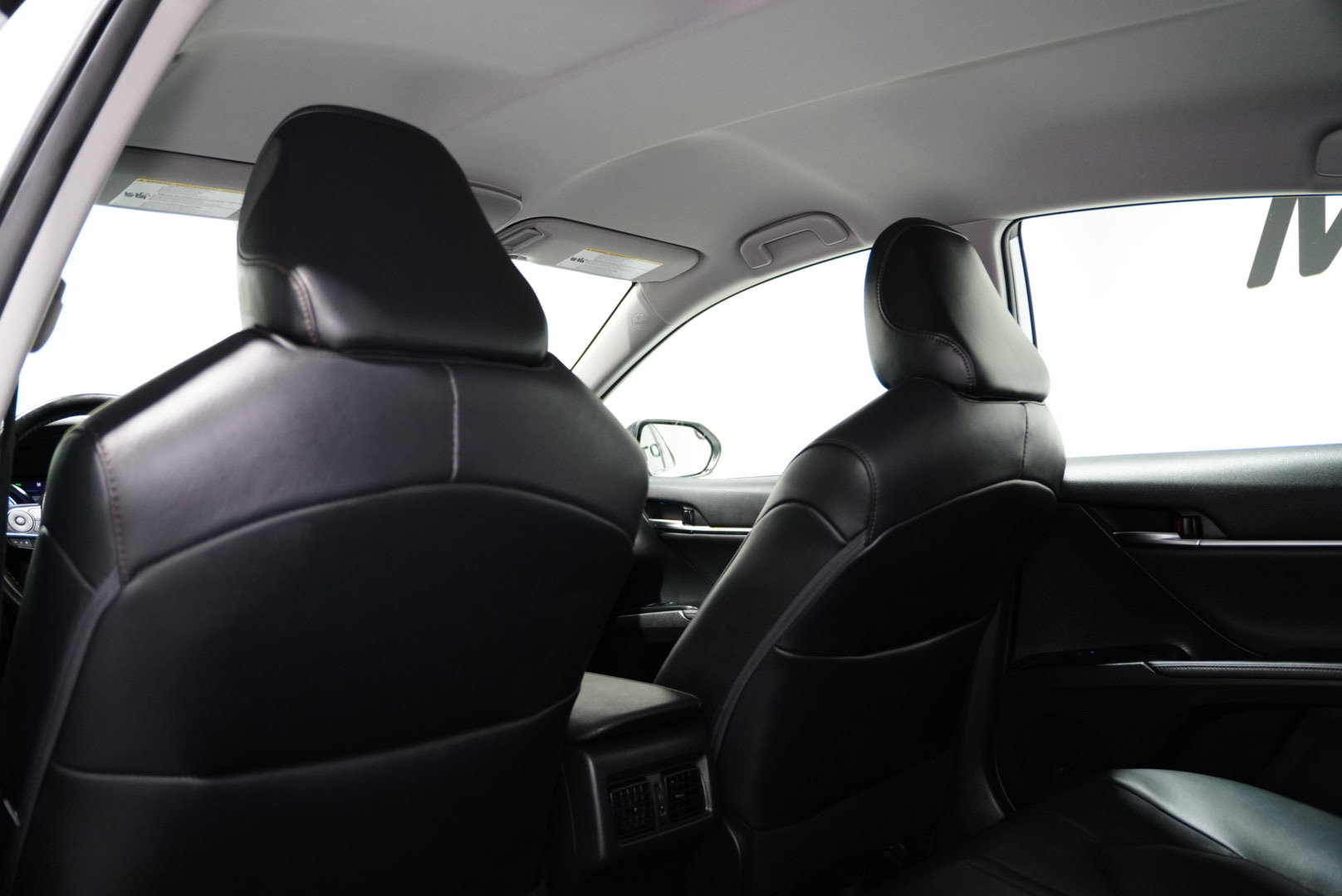 Used 2020 Toyota Camry XLE image 16