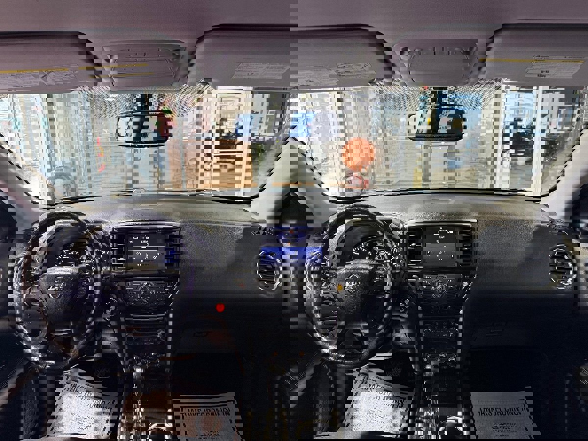 Used 2019 Nissan Pathfinder SV image 19