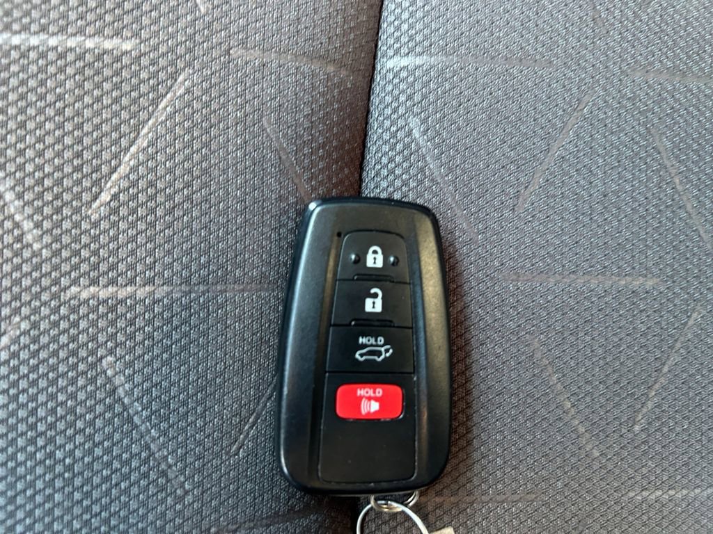 Used 2024 Toyota RAV4 XLE w/ Convenience Package AWD/4WD image 32