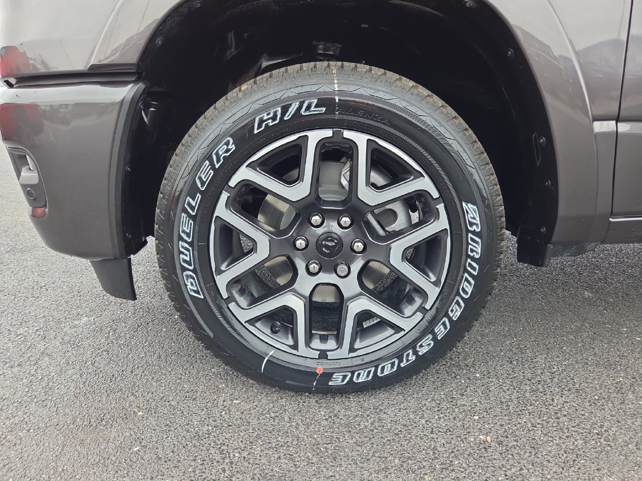 New 2026 RAM 1500 Laramie AWD/4WD image 10