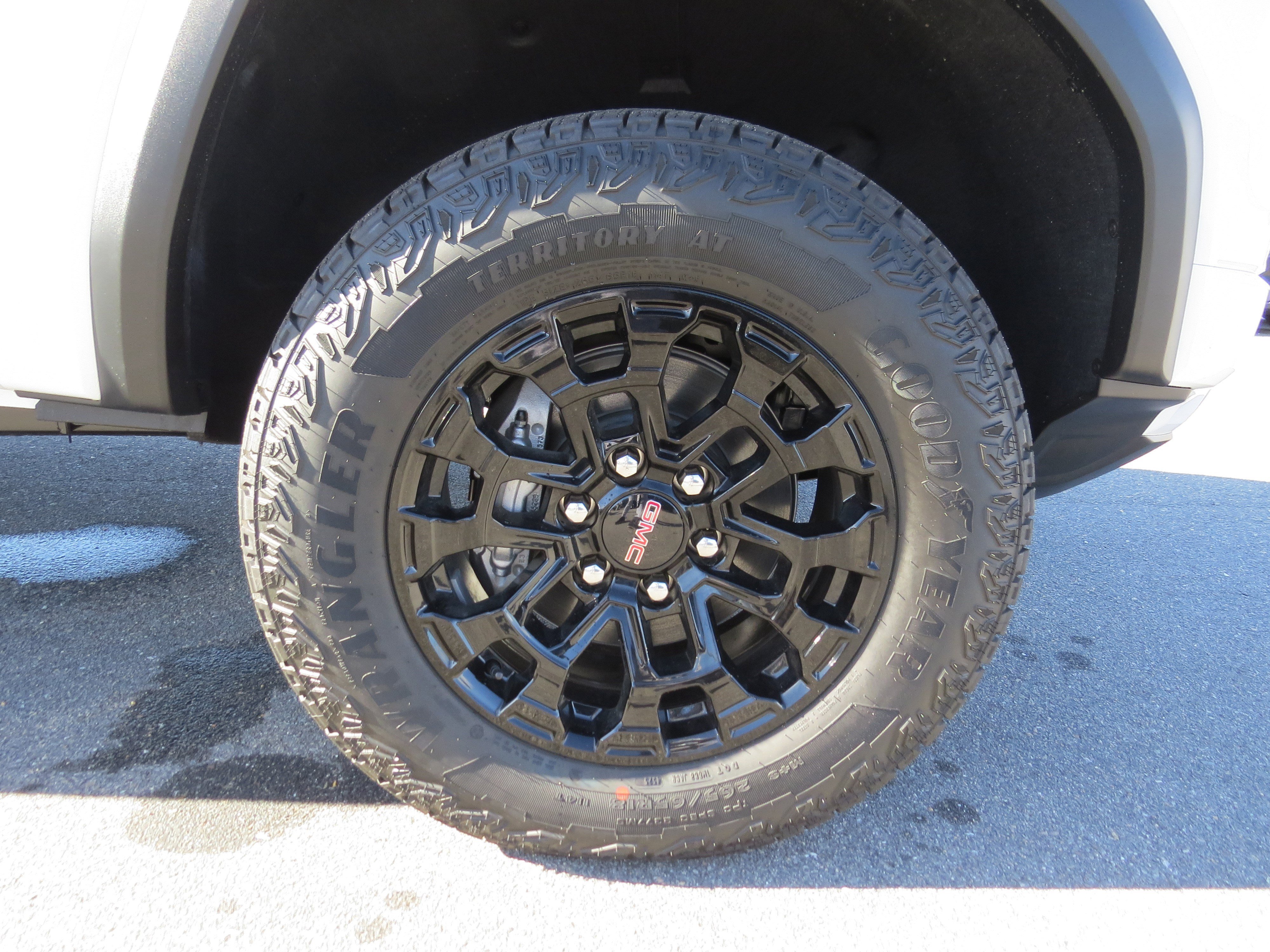 New 2026 GMC Canyon Elevation w/ Convenience Package image 11