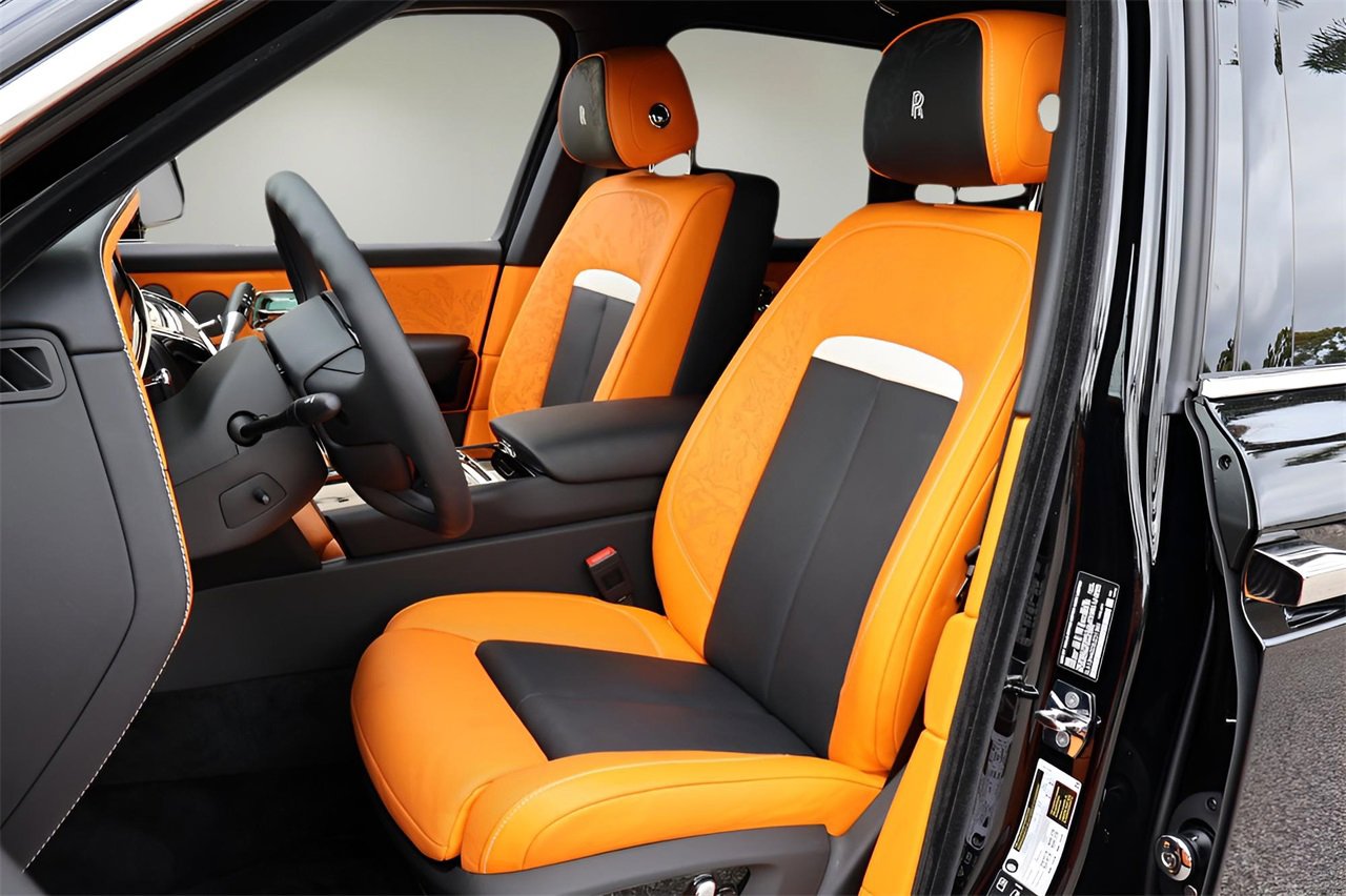 Used 2025 Rolls-Royce Cullinan image 14