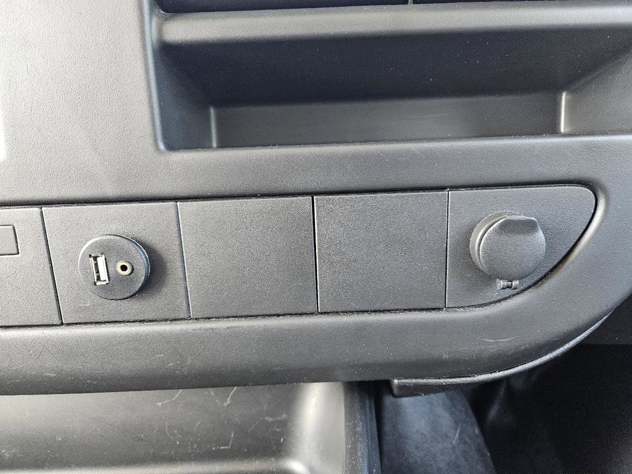 Used 2014 Chevrolet Express 1500 RWD image 38
