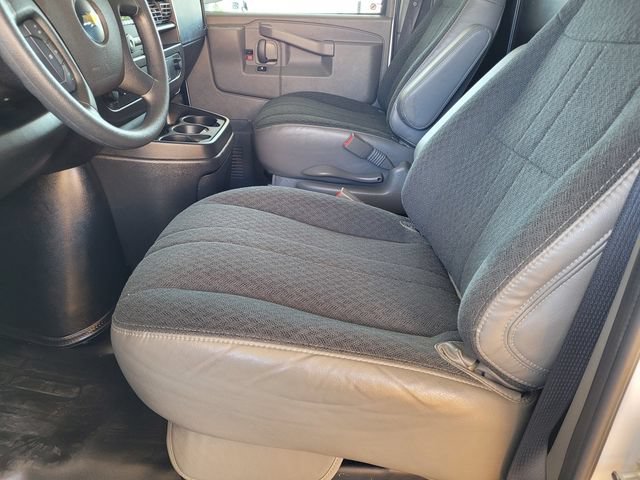 Used 2025 Chevrolet Express 2500 w/ Driver Convenience Package RWD image 18