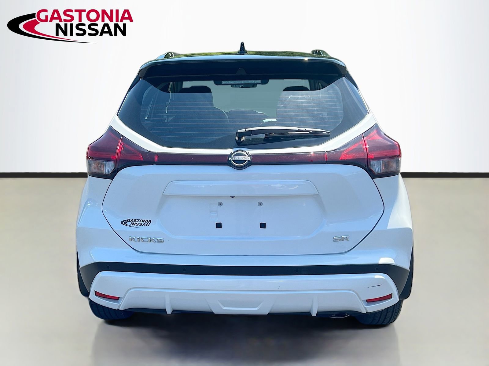 Used 2024 Nissan Kicks SR FWD image 7