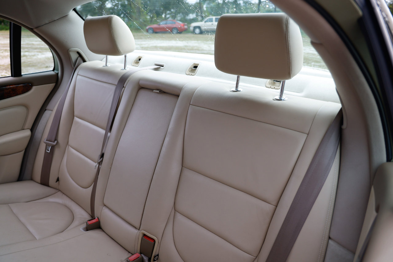 Used 2004 Jaguar XJ8 image 8