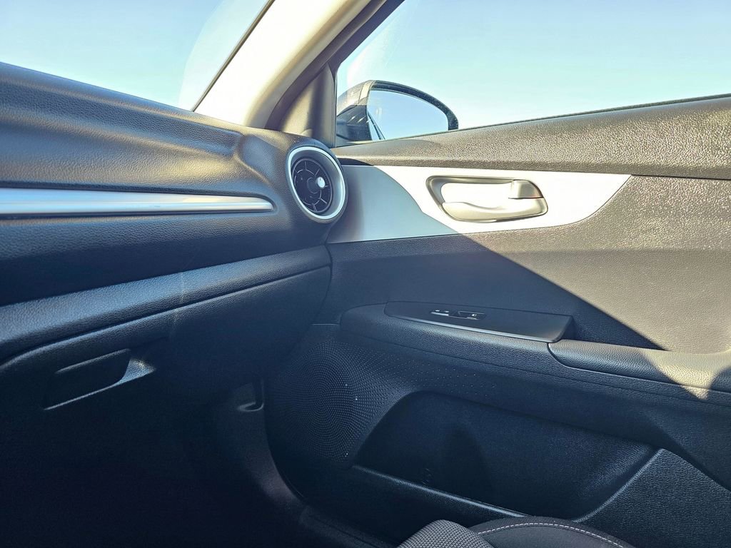 Used 2024 Kia Forte LXS image 7