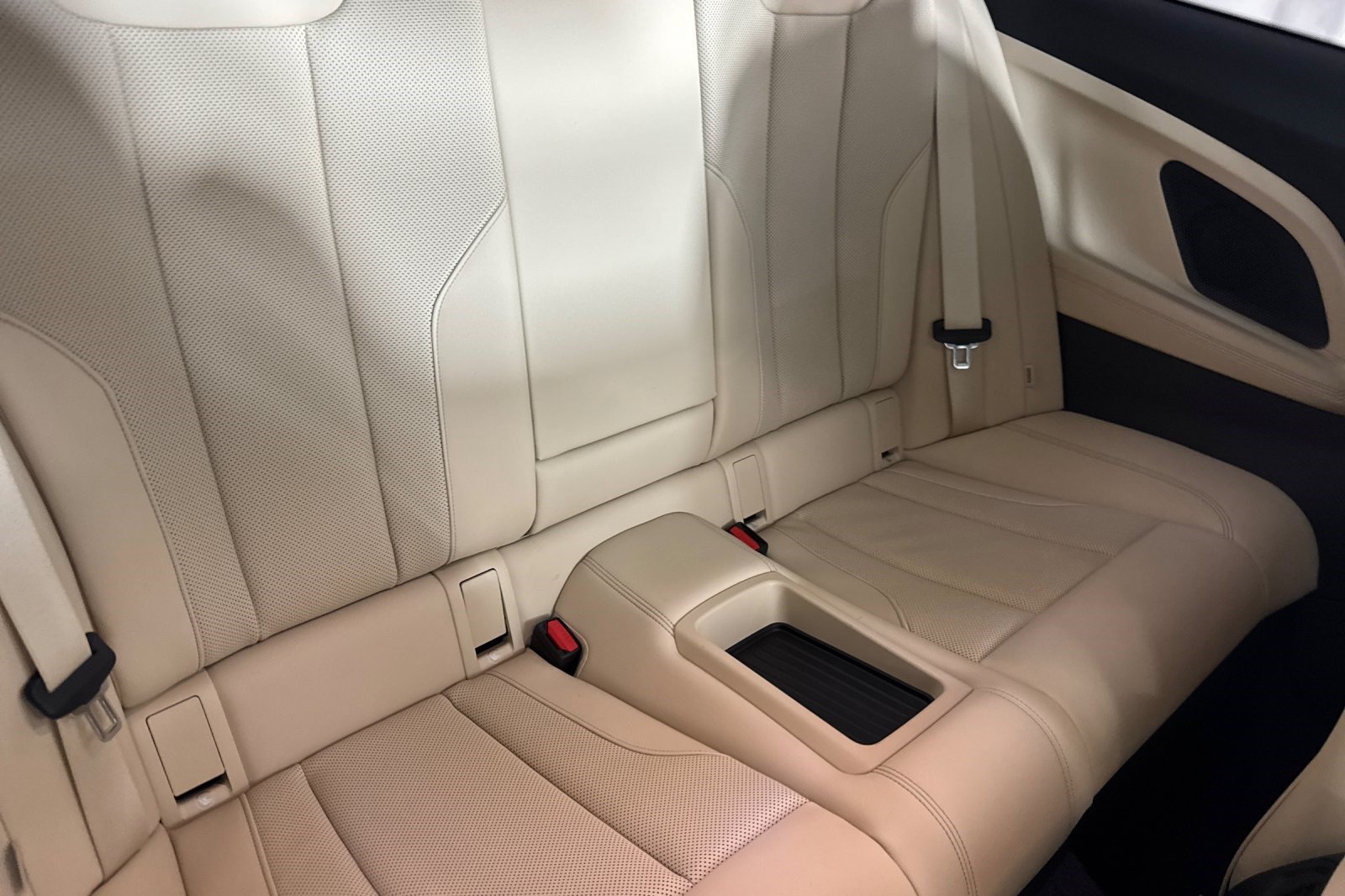 Used 2024 BMW 230i Coupe w/ Convenience Package RWD image 32