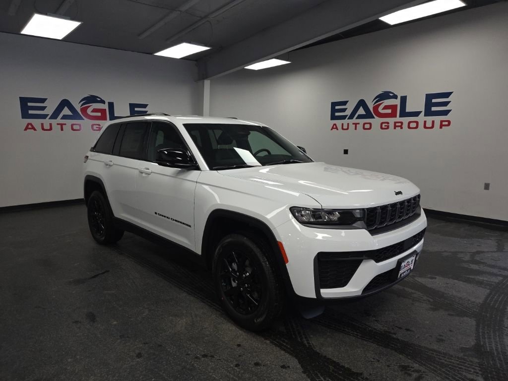 New 2026 Jeep Grand Cherokee Altitude AWD/4WD image 2