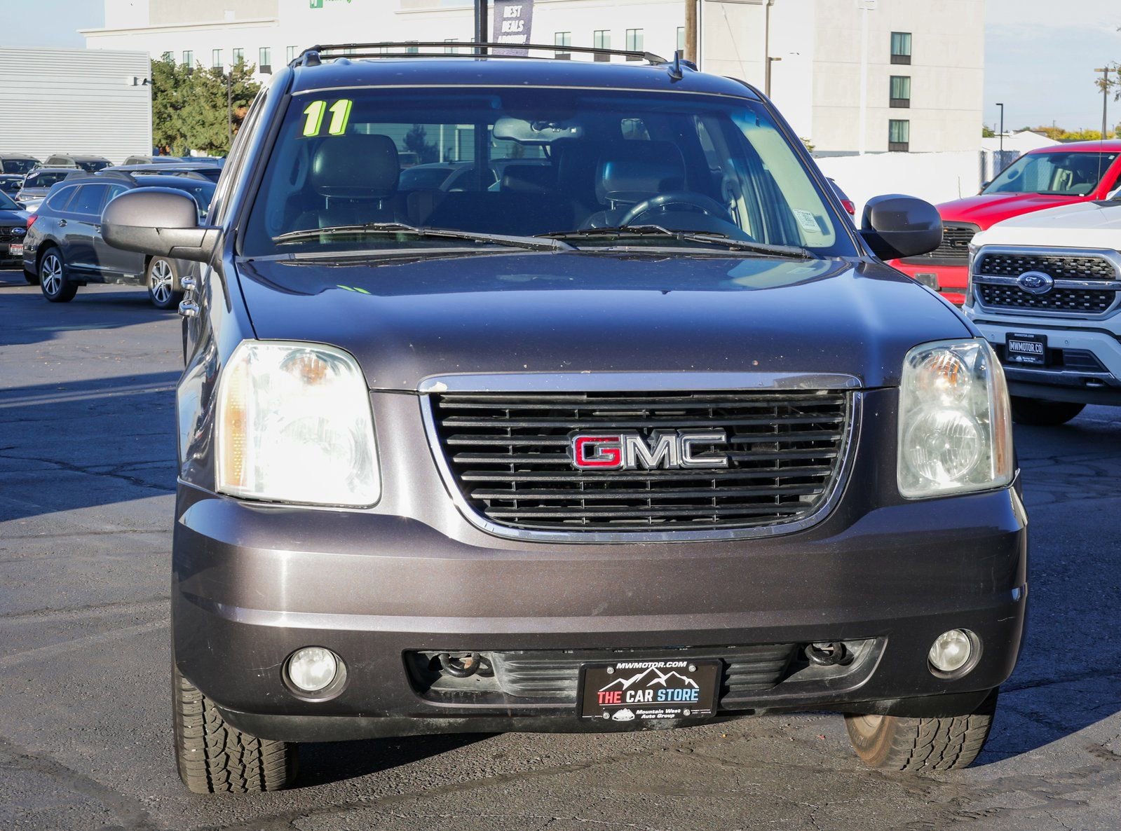 Used 2011 GMC Yukon XL SLT AWD/4WD image 4