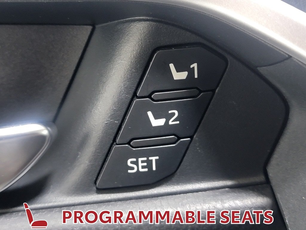 Certified 2020 Toyota RAV4 XLE Premium AWD/4WD image 29