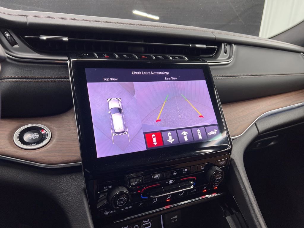 Used 2025 Jeep Grand Cherokee Summit image 18