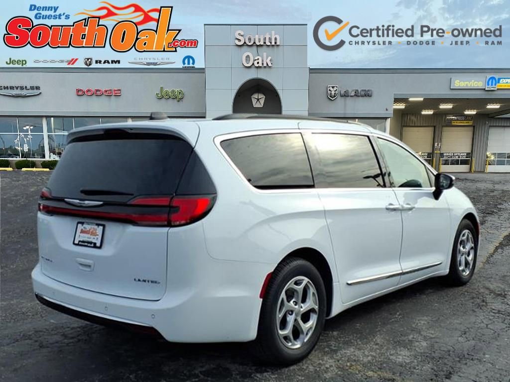 Certified 2023 Chrysler Pacifica Limited image 3