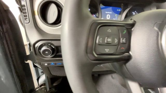 Used 2024 Jeep Wrangler Unlimited AWD/4WD image 23