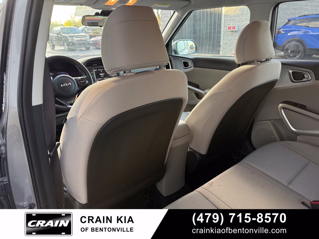Used 2025 Kia Soul LX w/ LX Technology Package FWD image 25
