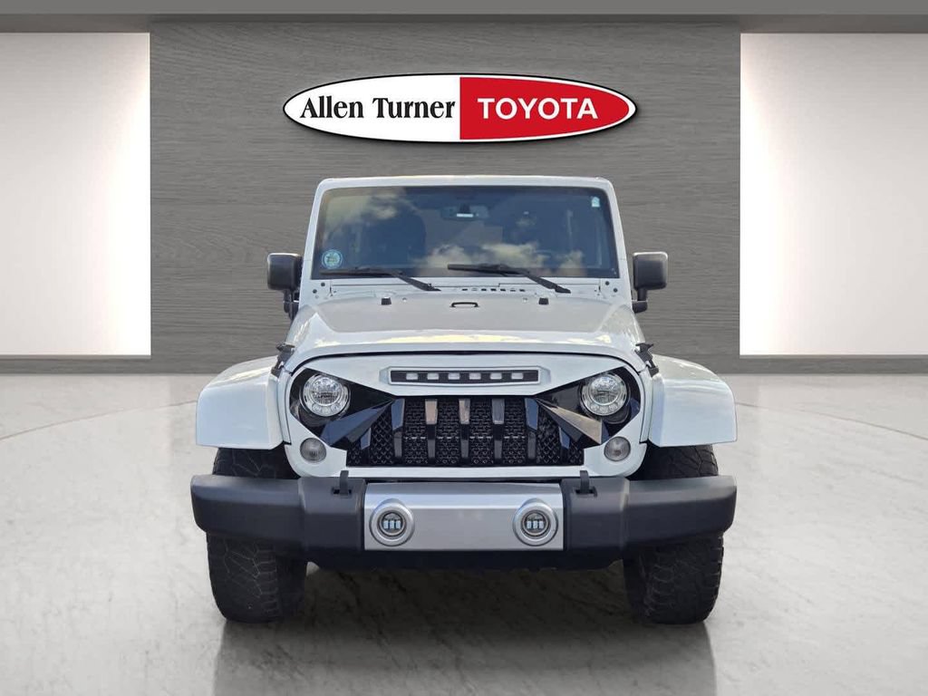 Used 2018 Jeep Wrangler Unlimited Sahara AWD/4WD image 4