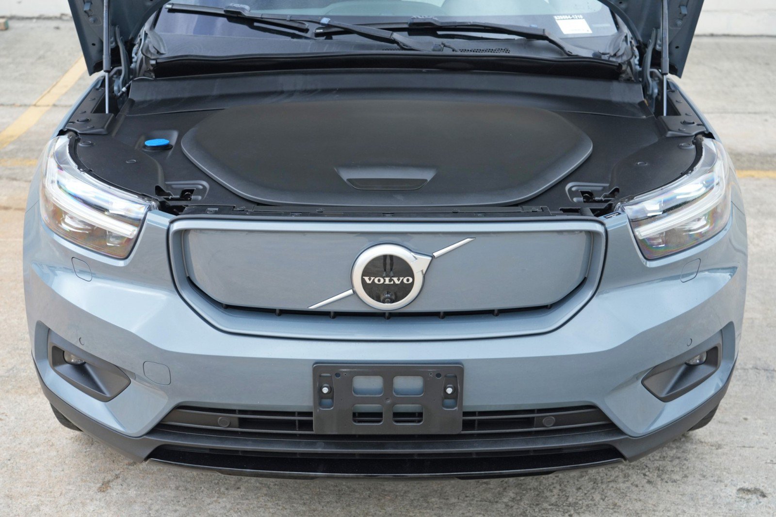 Used 2021 Volvo XC40 P8 Recharge w/ Advanced Package AWD/4WD image 7