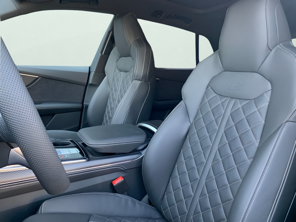 New 2026 Audi SQ8 Premium Plus AWD/4WD image 17