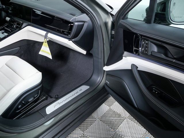 New 2026 Porsche Panamera 4 image 21