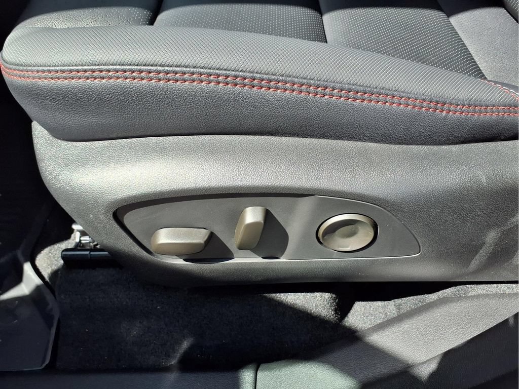 New 2026 Chevrolet Traverse RS w/ LPO, Floor Liner Package FWD image 19