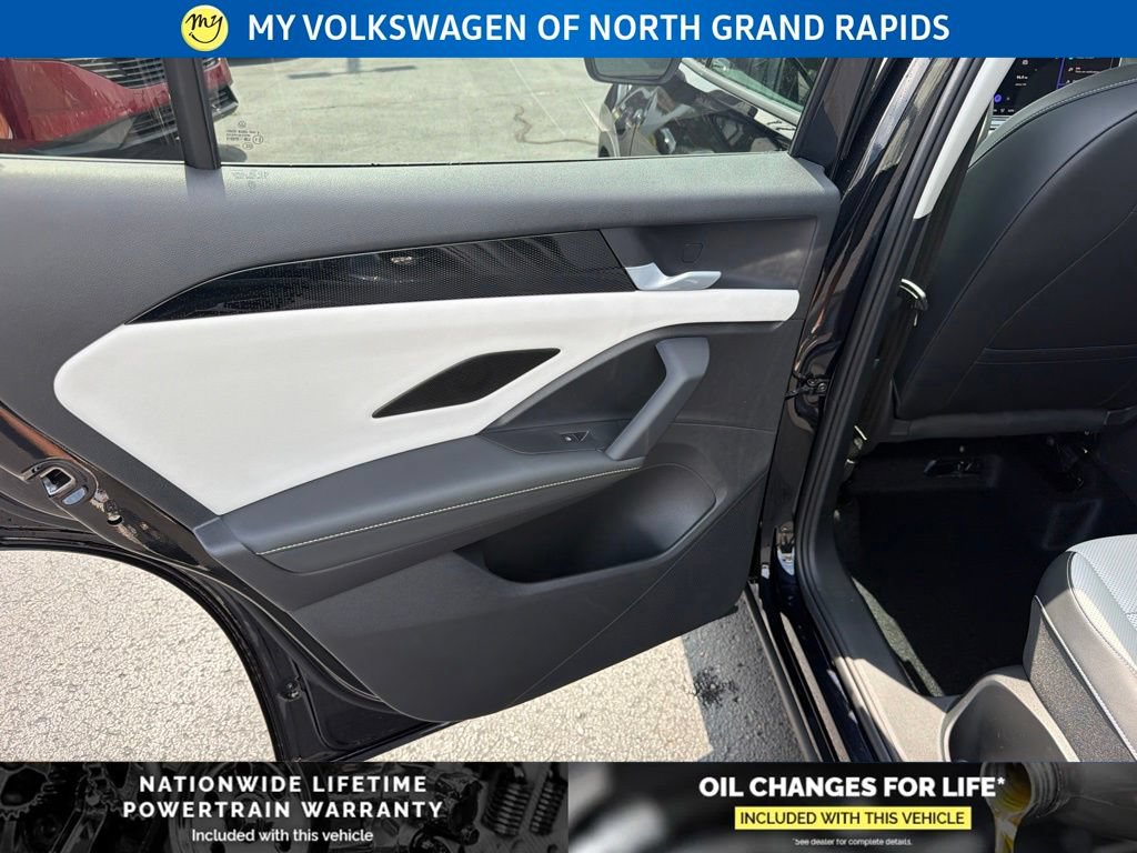 New 2026 Volkswagen Tiguan SE AWD/4WD image 17