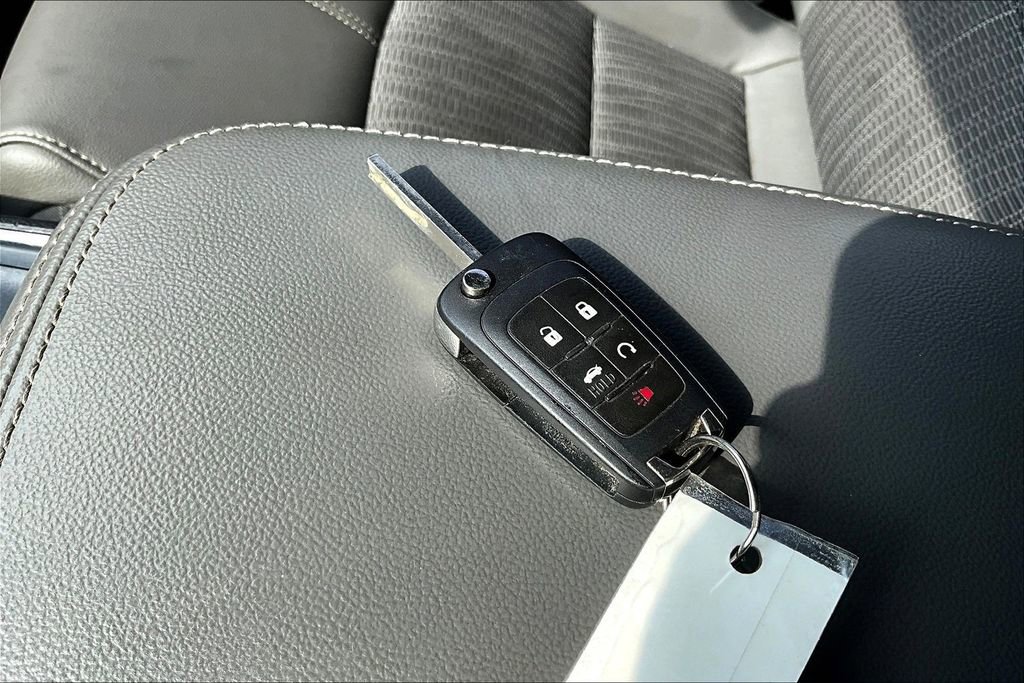 Used 2018 Chevrolet Impala LT image 13