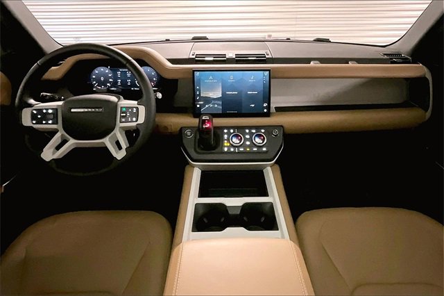 Used 2025 Land Rover Defender 110 S image 18