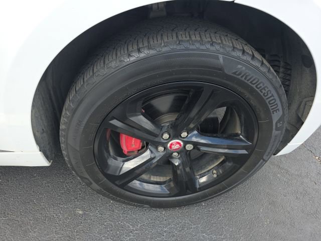 Used 2017 Jaguar F-PACE S image 14