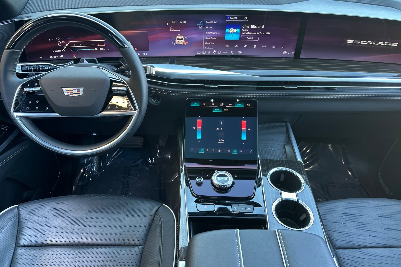 Used 2025 Cadillac Escalade Premium Luxury image 14