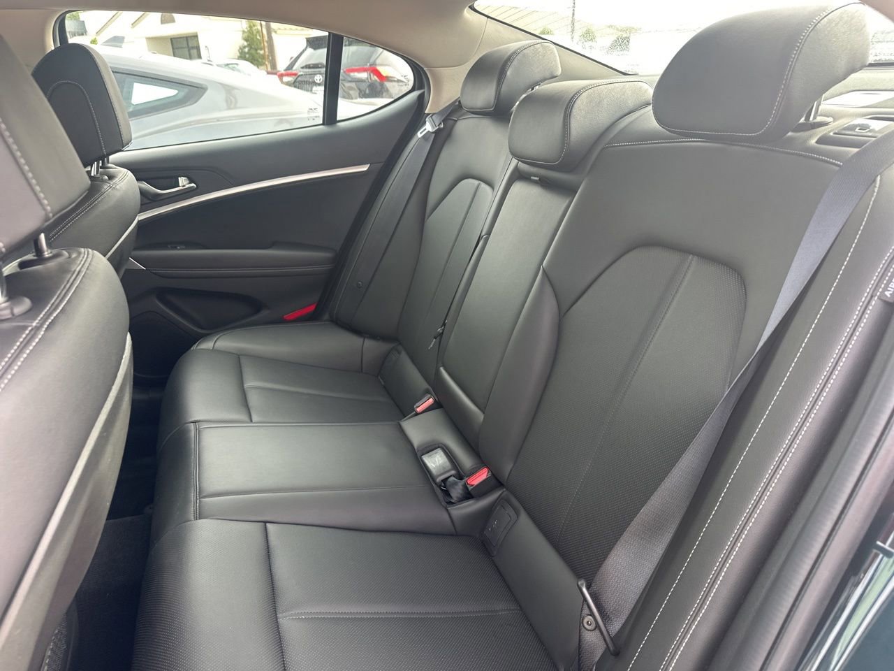 Used 2025 Genesis G70 2.5T RWD image 12