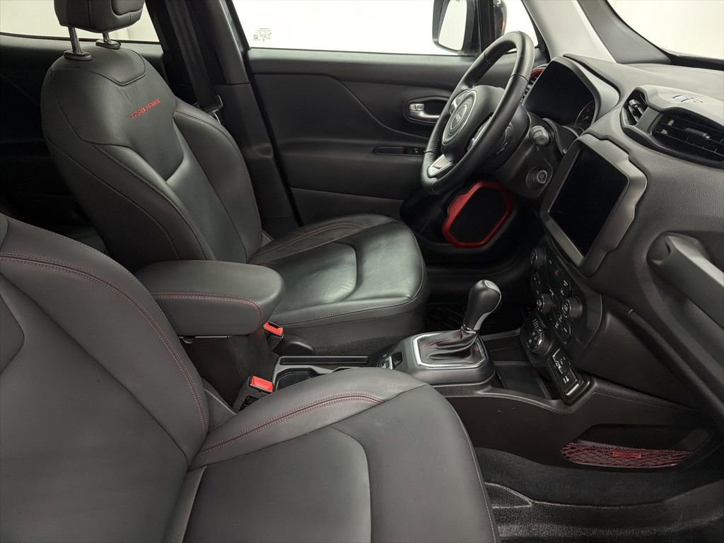 Used 2023 Jeep Renegade Trailhawk w/ Trailhawk Elite Group AWD/4WD image 31