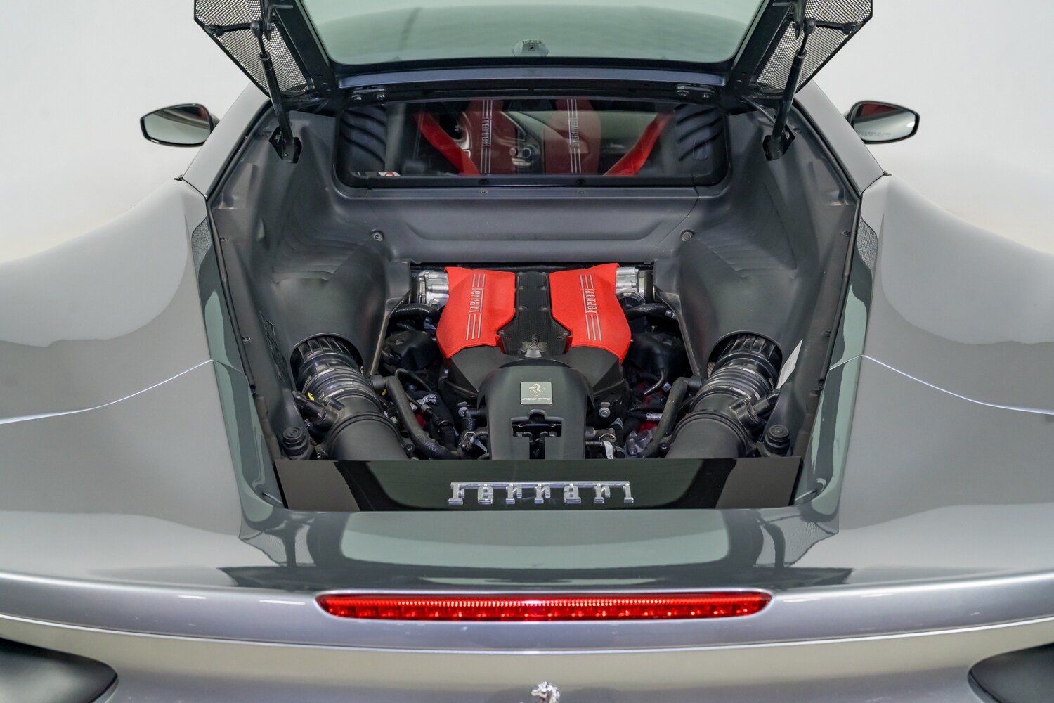 Used 2017 Ferrari 488 GTB RWD image 40
