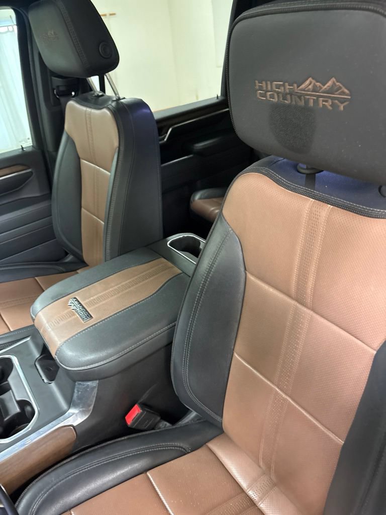Used 2024 Chevrolet Silverado 2500 High Country w/ High Country Premium Package AWD/4WD image 15