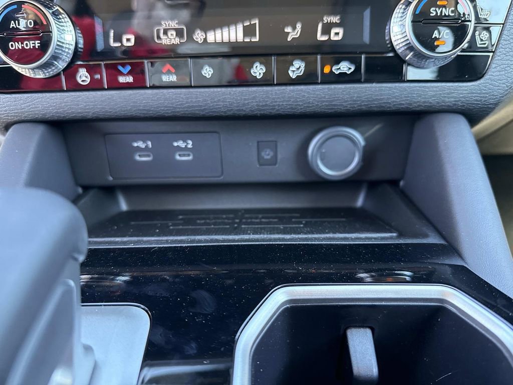 New 2026 Mitsubishi Outlander SEL image 36