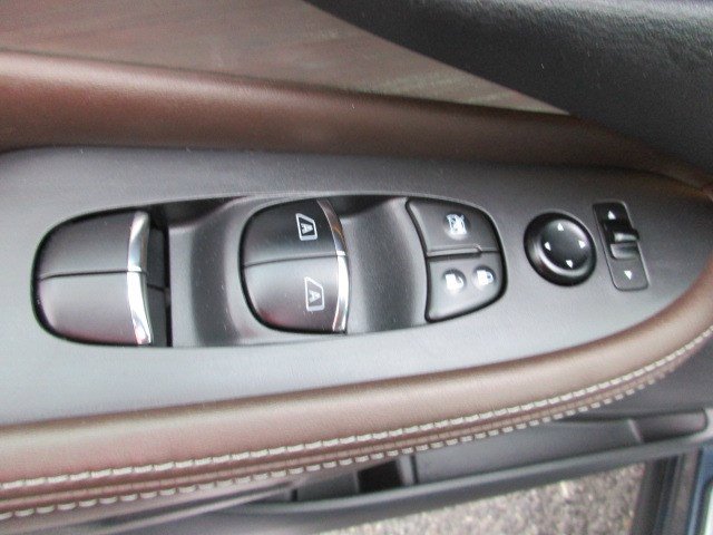 Used 2015 Nissan Murano SL w/ SL Technology Package image 17