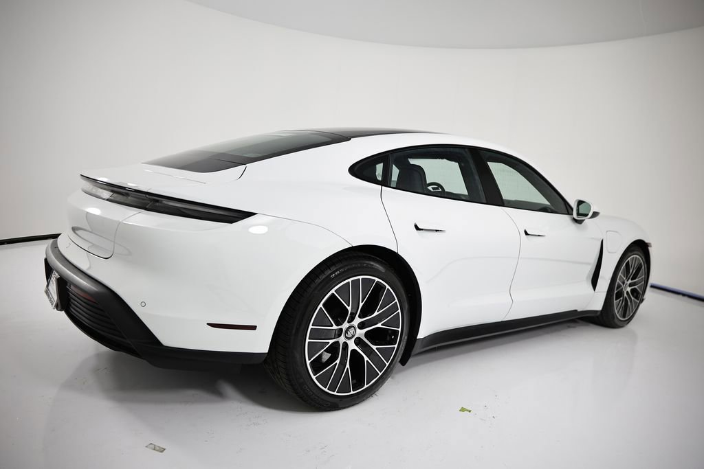 Certified 2022 Porsche Taycan image 7