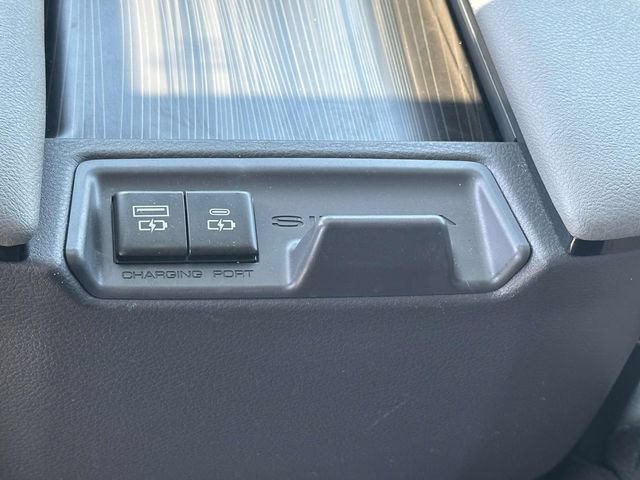 Used 2023 Toyota Sienna Limited AWD/4WD image 18