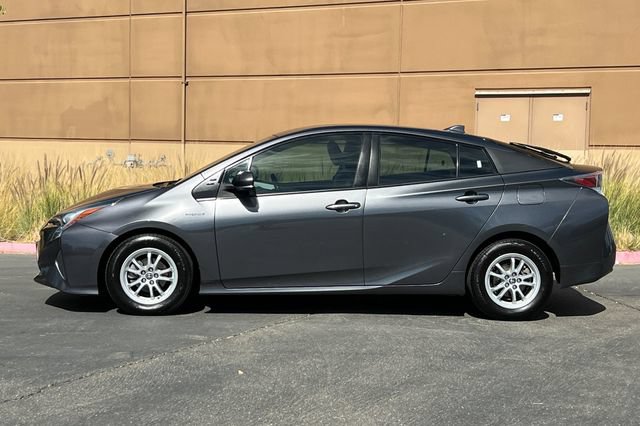 Used 2017 Toyota Prius Four FWD image 7