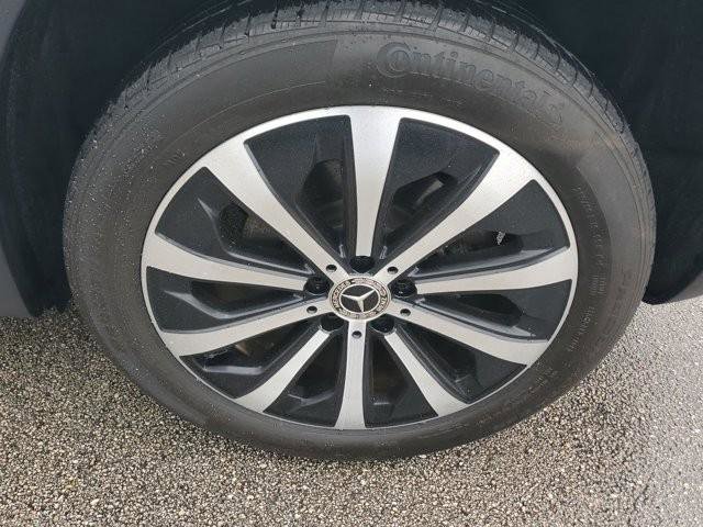 Used 2023 Mercedes-Benz GLB 250 w/ Premium Package image 9