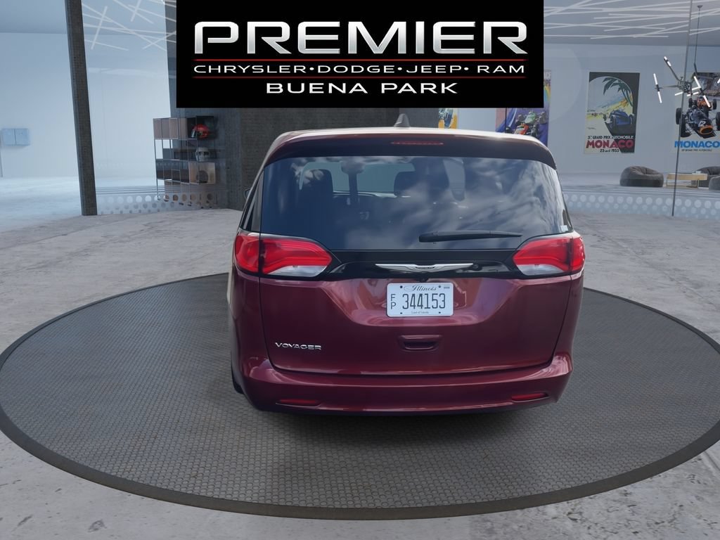 Used 2023 Chrysler Voyager LX FWD image 7