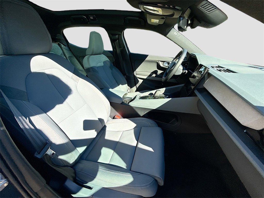 Used 2023 Polestar Polestar 2 w/ Pilot Pack image 28