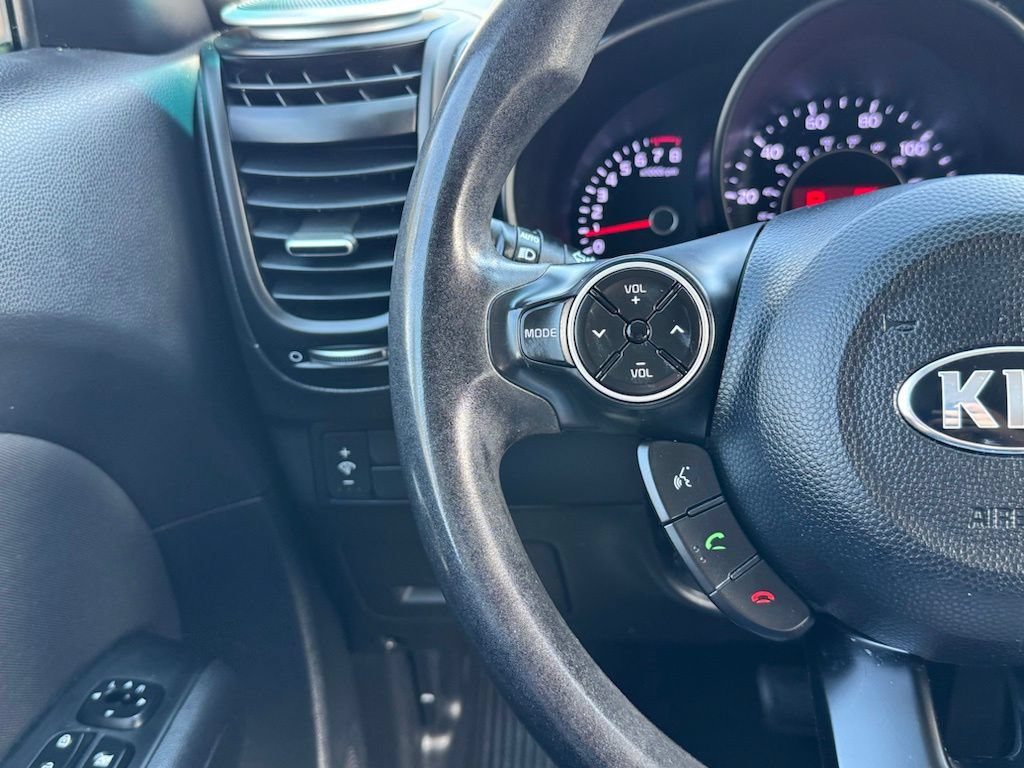 Used 2016 Kia Soul + FWD image 10