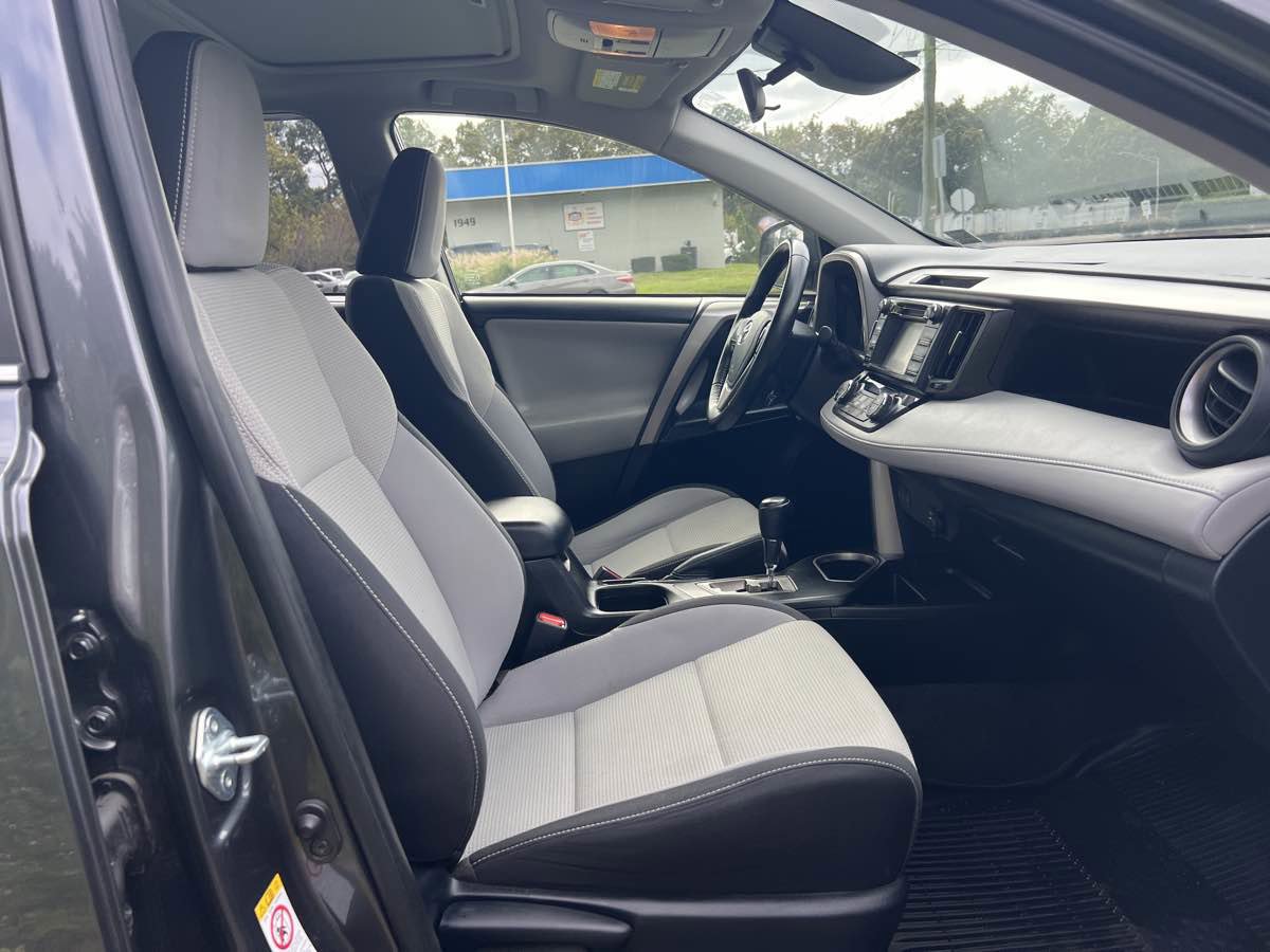Used 2018 Toyota RAV4 XLE image 12