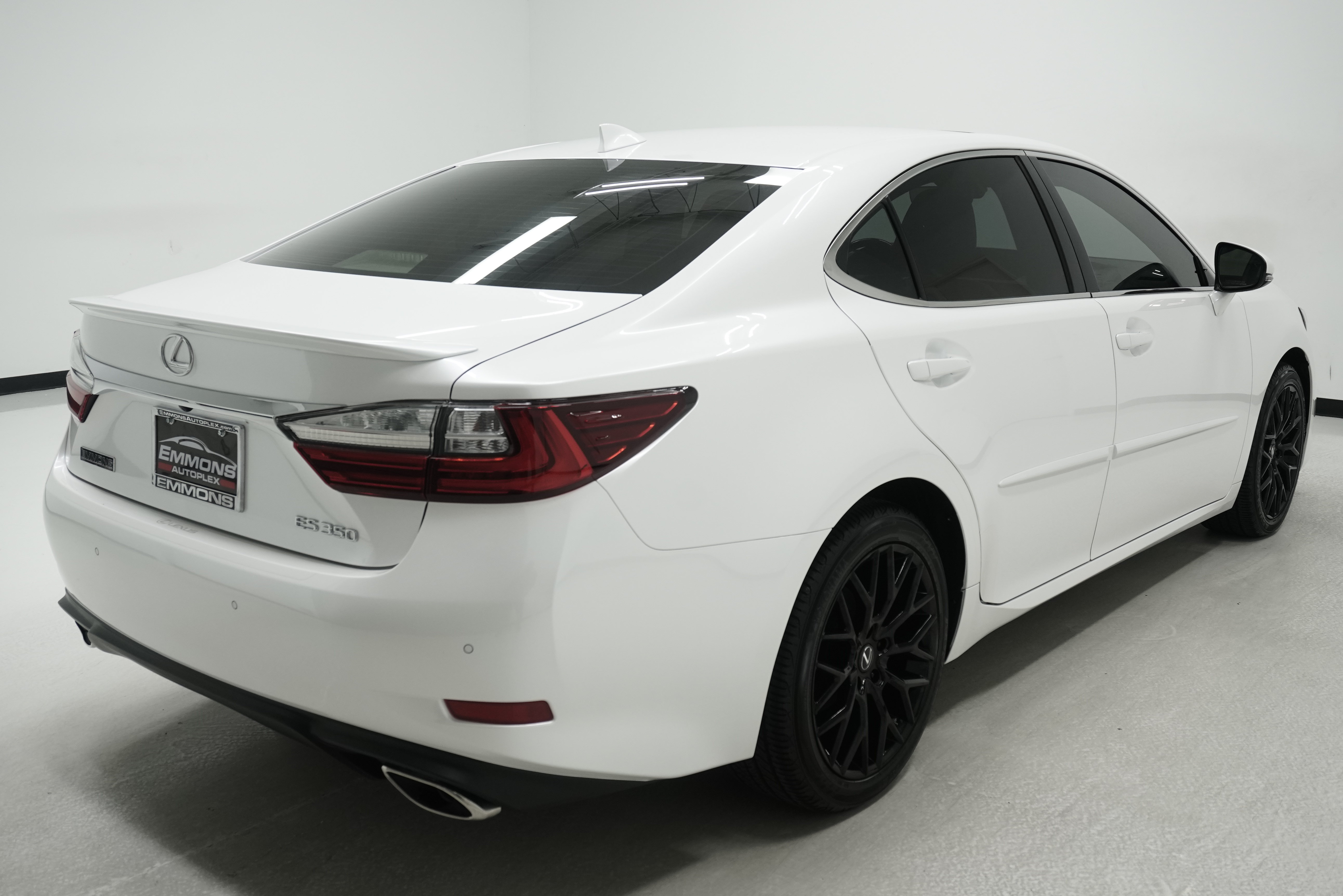 Used 2017 Lexus ES 350 w/ Luxury Package FWD image 4